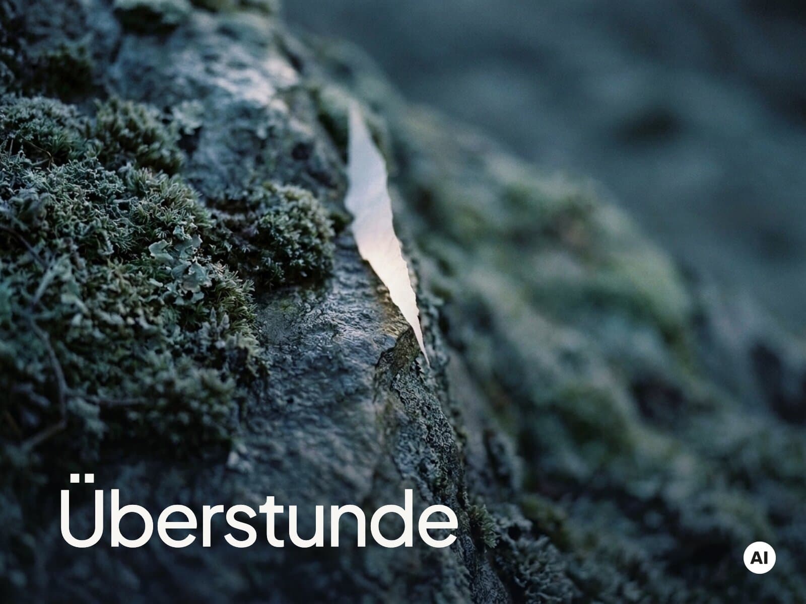 Titelbild zu „24/7 erreichbar — ohne eine einzige Überstunde“ — ein mit KI erzeugtes Bild, gekennzeichnet mit dem offiziellen EU-Kennzeichen für KI-generierte Inhalte.